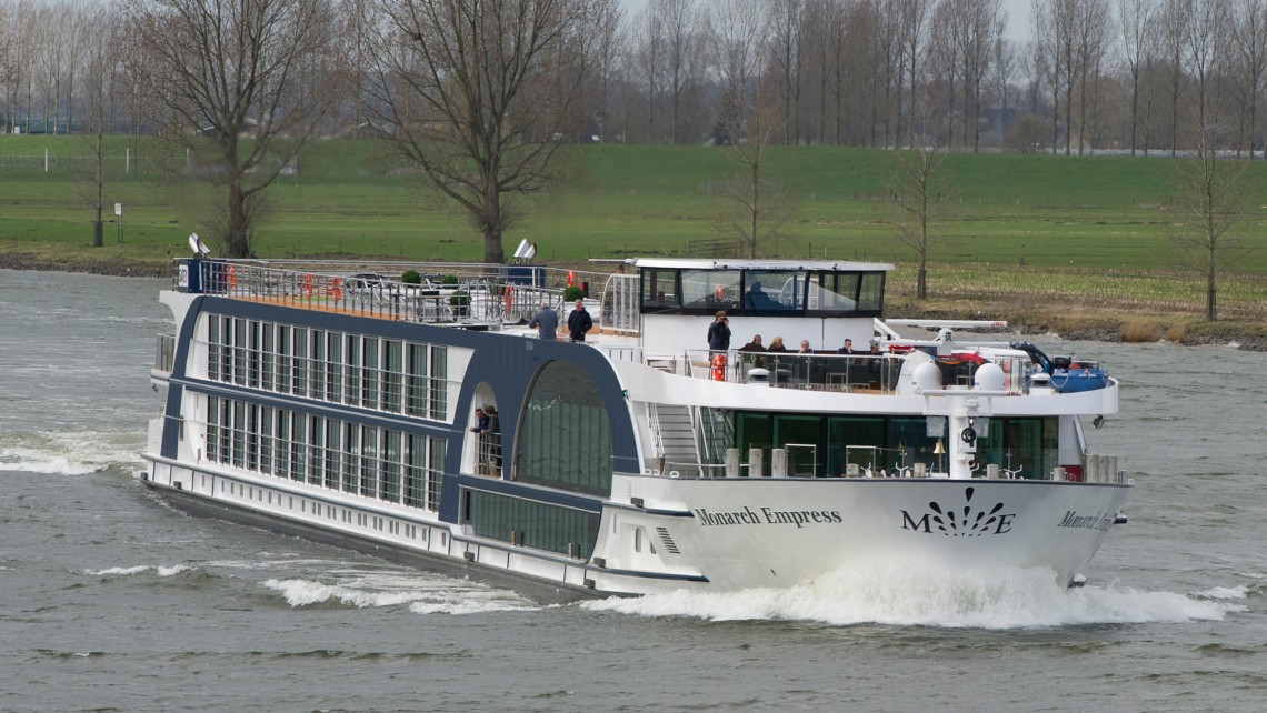 100 MONARCH EMPRESS SAILING 102 foto Hans Heiligers