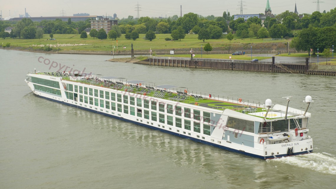 Emerald Sun Duisburg Wesel en Rees 35 email 