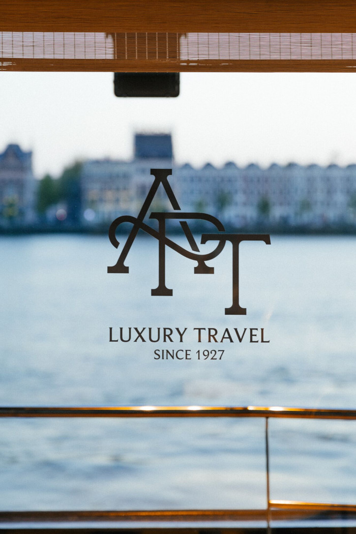 a ship Solara photoshoot 2025 Salon Lounge APT logo RKW12779 apt low res